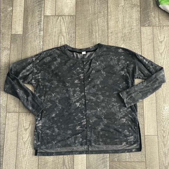 Old Navy Active Size Medium Black and Grey Tie-Dye Long-Sleeve Top - Picture 3 of 5